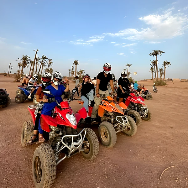 Groupe en quad dans la palmeraie