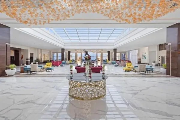 Marble lobby and chandeliers of Pickalbatros White Beach, Taghazout